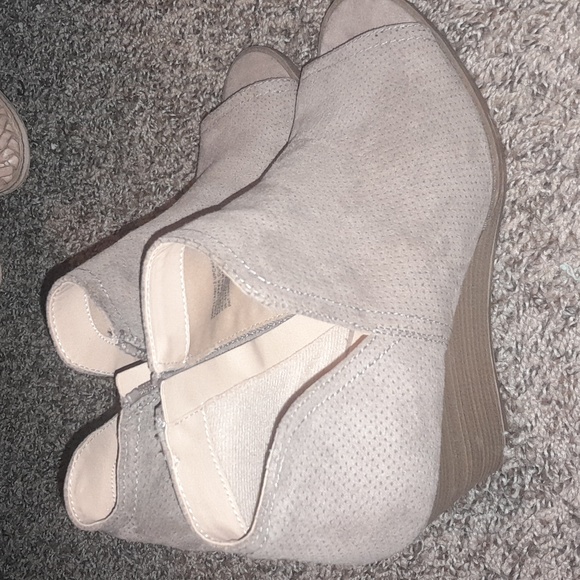 Shoes - Picture 1 of 1